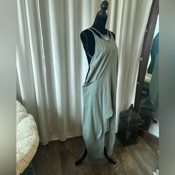 FP Movement Hot Shot Onesie Size Small - Picture 2 of 6